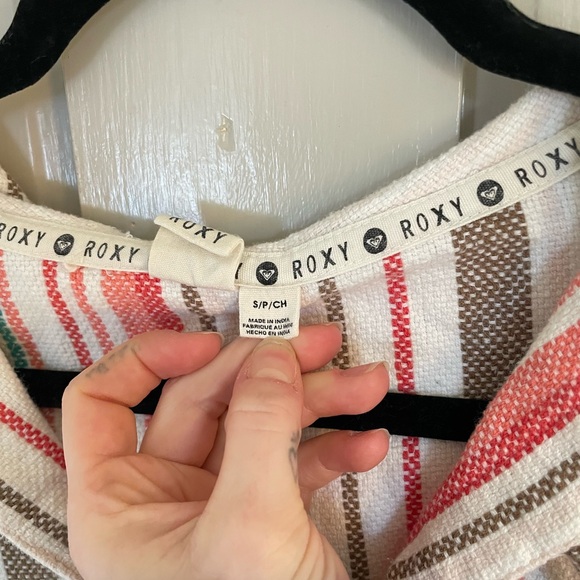 Roxy Multicolored Drawstring Long Sleeve Polo Sweatshirt With Pockets And Hood - Picture 7 of 16